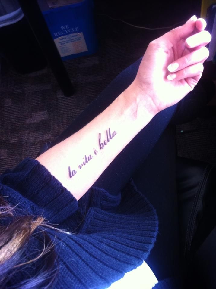Get the Italian saying la vita e bella tattoo for you