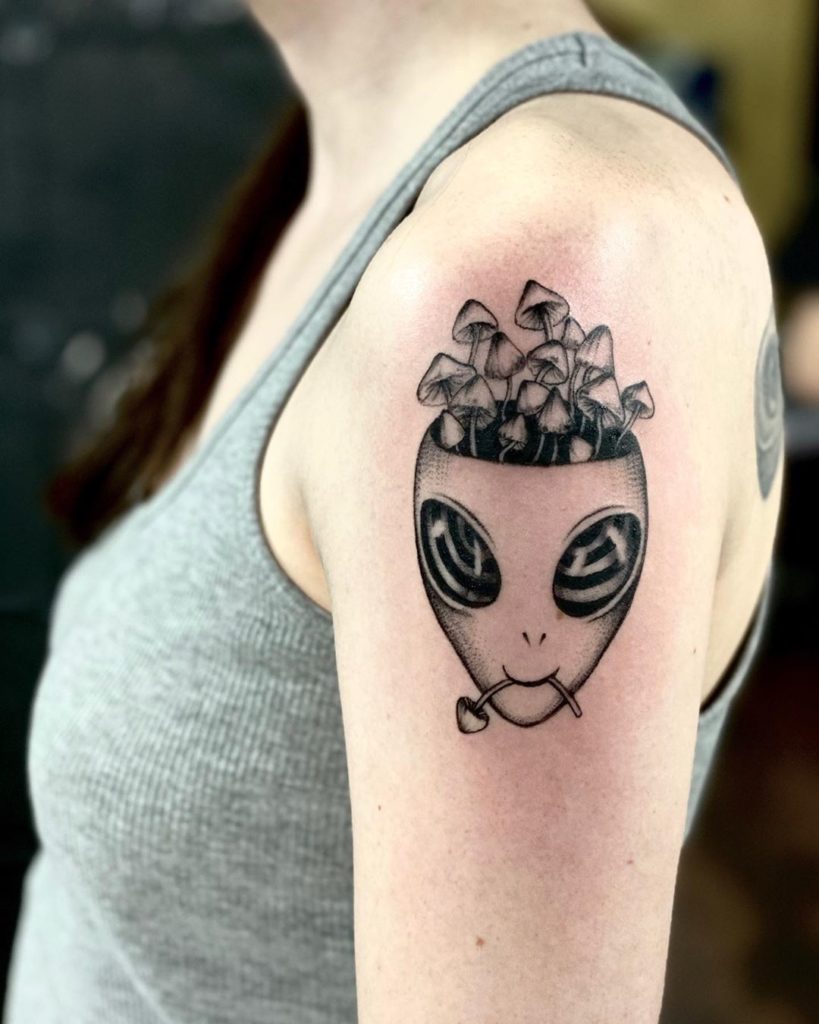 alien head tattoo