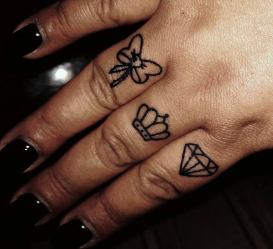 diamond finger tattoo
