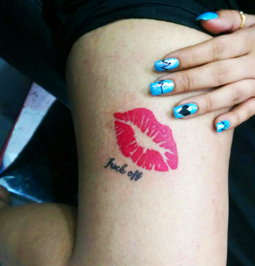 A kiss lips tattoo drawing for the romantic one in love