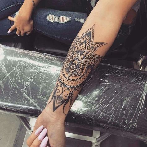 Henna style tattoo